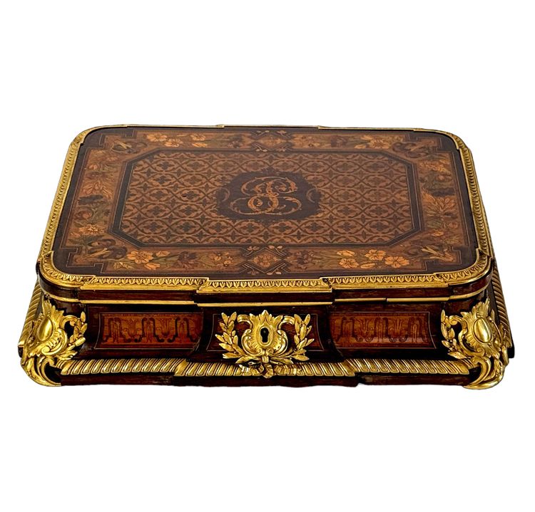 CASE ATTRIBUTED TO "ALPHONSE GIROUX 1776-1848" IN MARQUETRY DECORATED WITH BRONZE