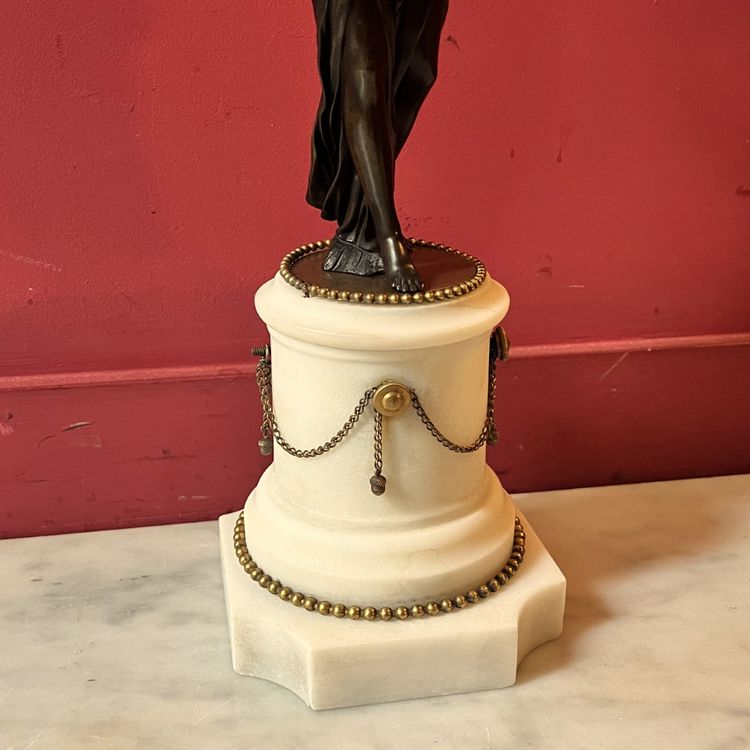Coppia di candelabri con donne antiche, 1820 circa