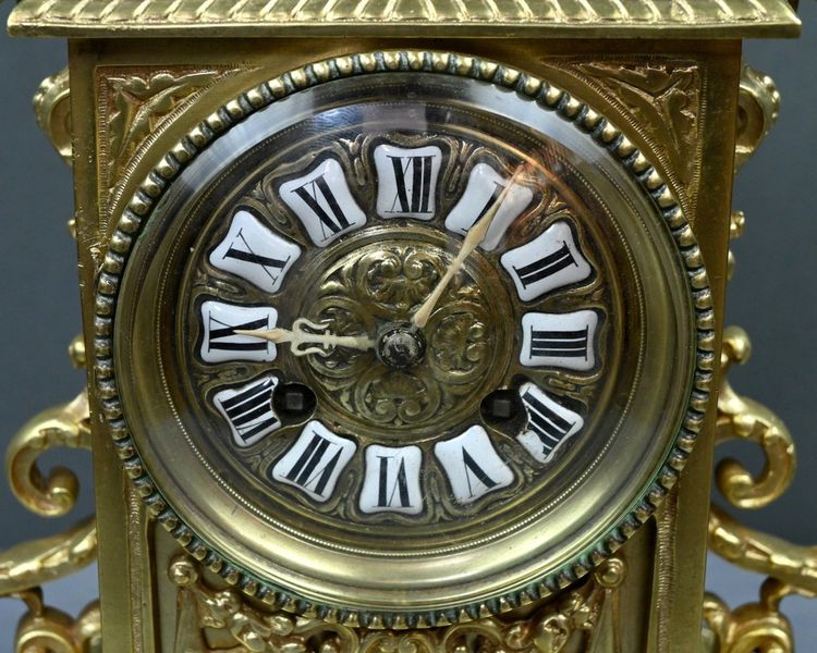 Gilt bronze clock, Louis XIV style - Mid 20th century