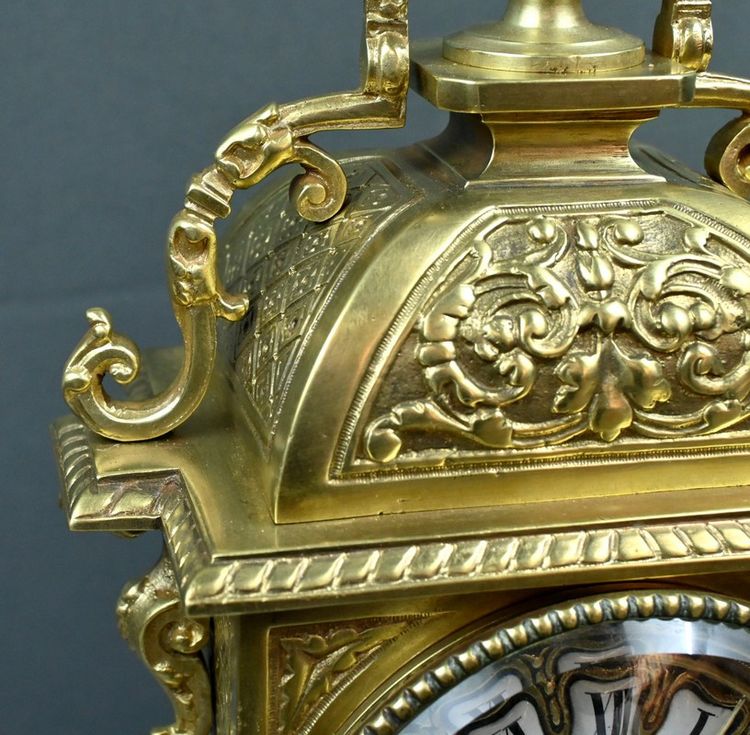 Gilt bronze clock, Louis XIV style - Mid 20th century