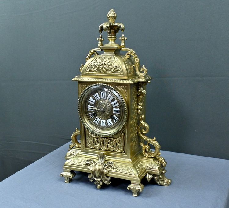 Gilt bronze clock, Louis XIV style - Mid 20th century