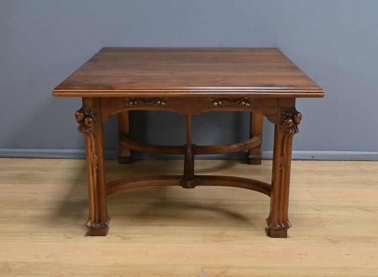 Walnut Allonge Table, 20 place settings, Art Nouveau - Early 20th century