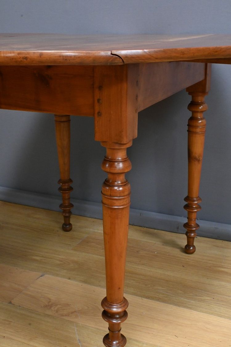 Table 4 à 10 Couverts à Allonges en Merisier, style Louis Philippe – Fin XIXe