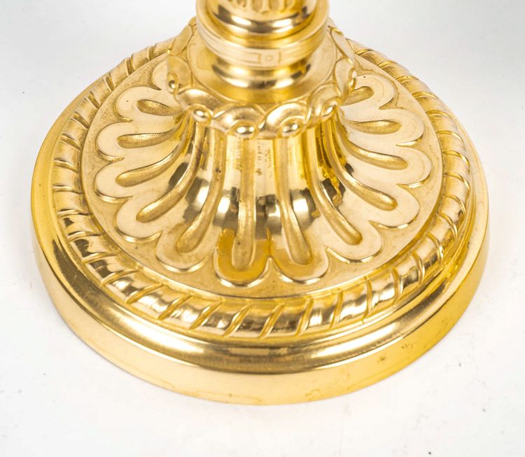 Paire de flambeaux de style Louis XVI en bronze ciselé et doré vers 1850-1870