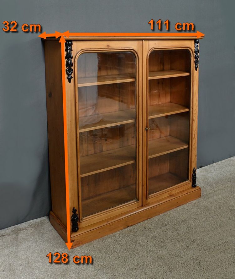 Pine showcase - 1920