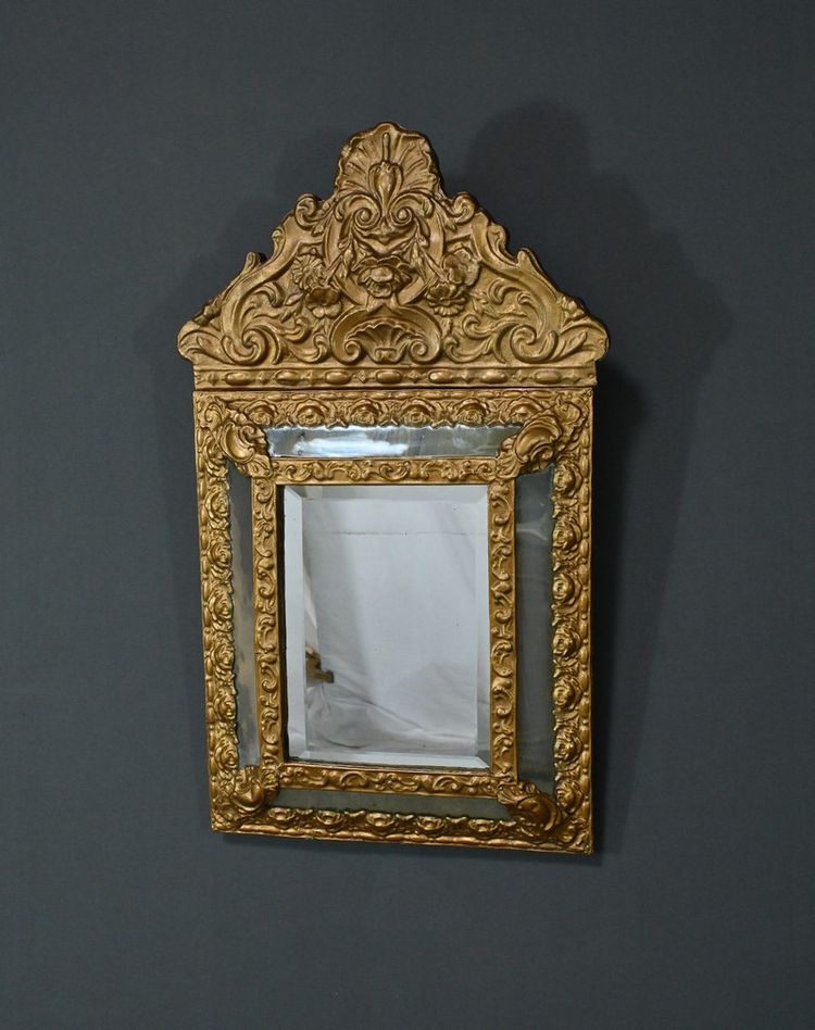 Petit Miroir à Parcloses en Laiton Repoussé – 1900