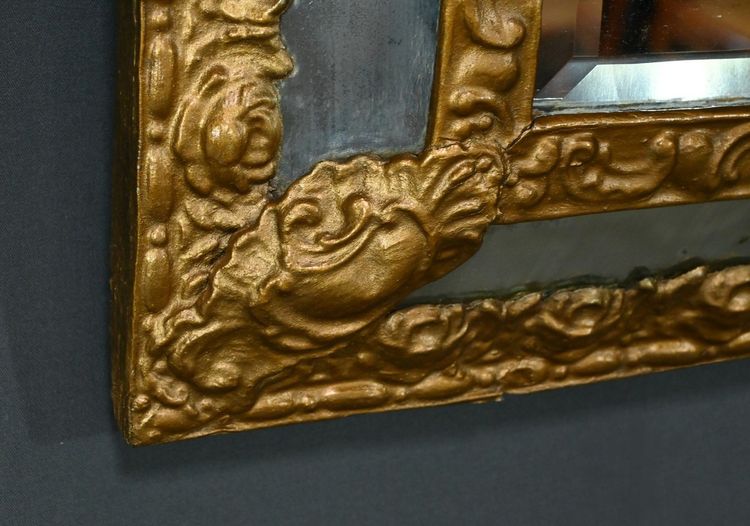 Petit Miroir à Parcloses en Laiton Repoussé – 1900