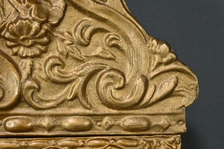 Petit Miroir à Parcloses en Laiton Repoussé – 1900