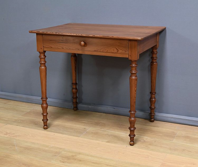 Petite Table Bureau en Pitchpin, style Louis-Philippe – Début XXe