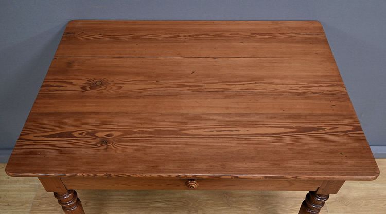 Petite Table Bureau en Pitchpin, style Louis-Philippe – Début XXe