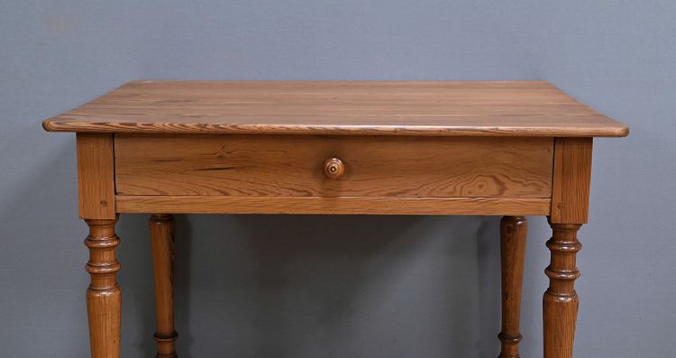 Petite Table Bureau en Pitchpin, style Louis-Philippe – Début XXe