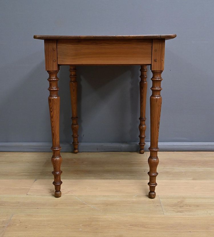 Petite Table Bureau en Pitchpin, style Louis-Philippe – Début XXe