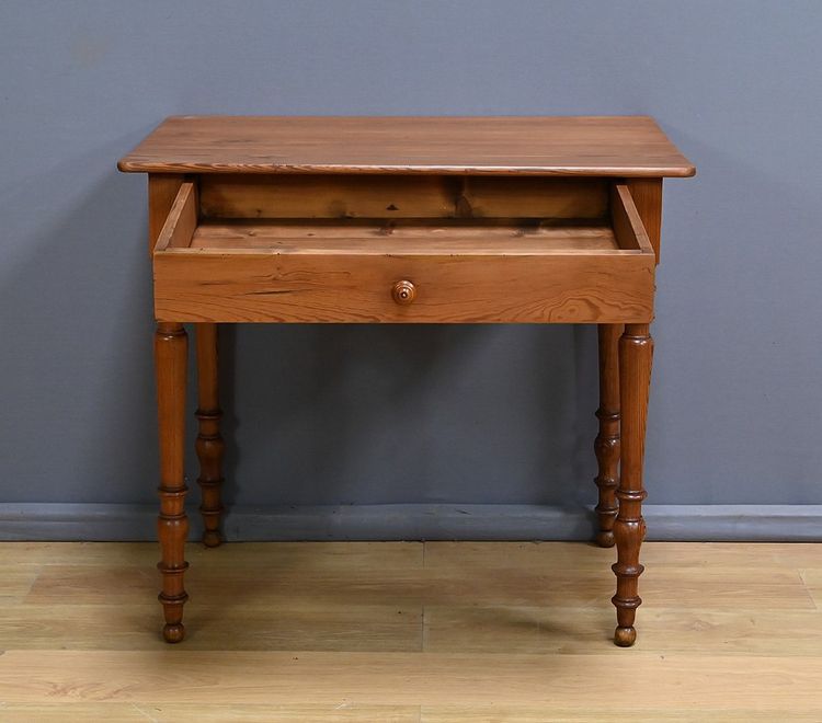 Petite Table Bureau en Pitchpin, style Louis-Philippe – Début XXe