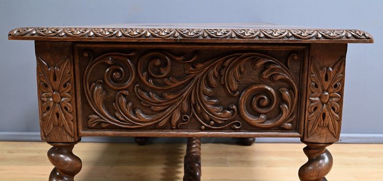 Bureau en Chêne, style Néo-Gothique – Fin XIXe