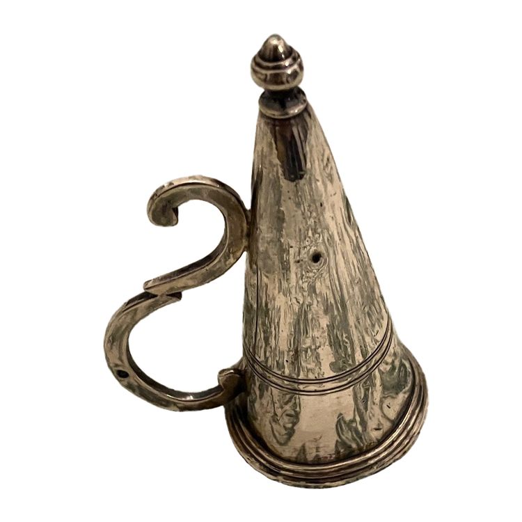 Very beautiful and rare 18th century sterling silver extinguisher, Fermiers Généraux hallmark.