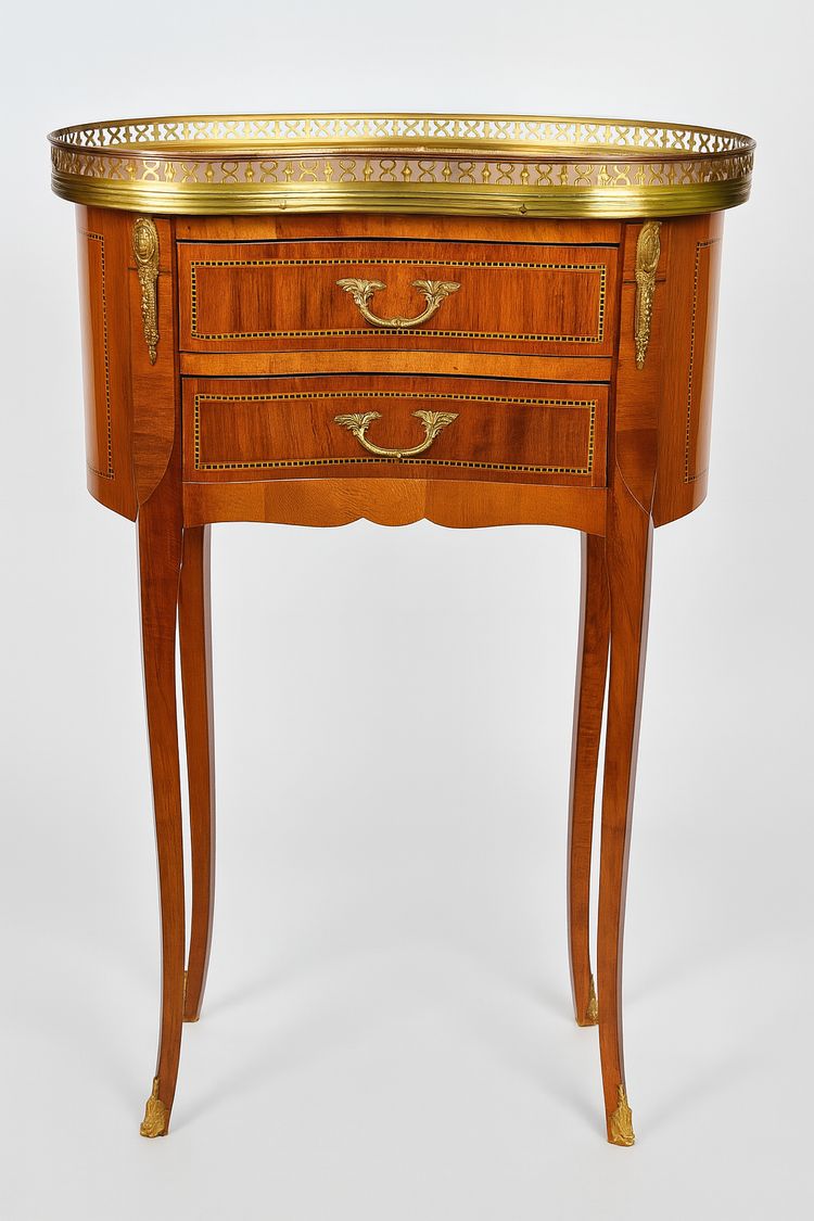 Table d’appoint de style Louis XV – Marqueterie & Bronze doré – France, XIXe siècle