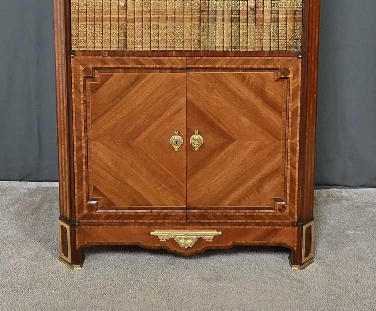 Meuble Vitrine en Marqueterie, style Louis XVI – 2ème partie XIXe