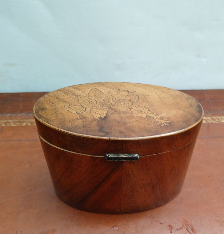 tea caddy.