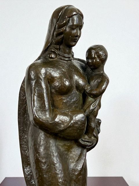 ANTIQUE PATINATED BRONZE REPRESENTING THE "VIRGIN AND CHILD", 42 CM HIGH