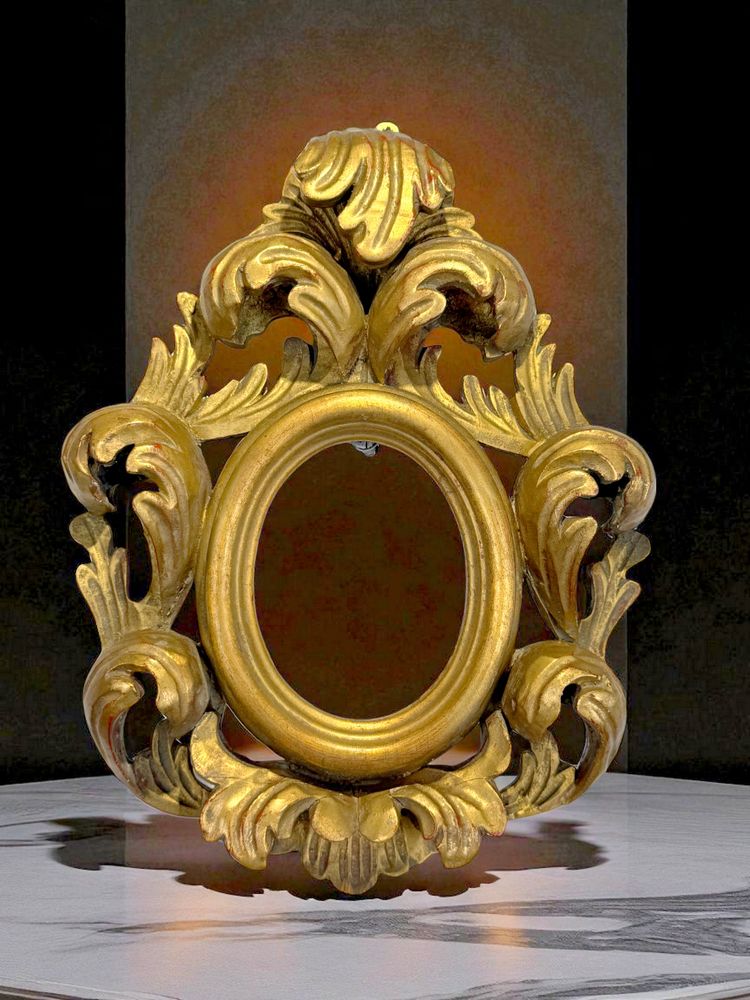 CARVED WOOD AND GILDED OVAL MONOXYLE FRAME FOR PAINTING 10 CM X 8.5 CM