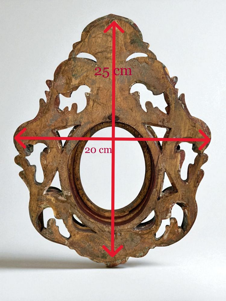CARVED WOOD AND GILDED OVAL MONOXYLE FRAME FOR PAINTING 10 CM X 8.5 CM