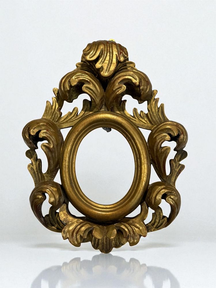 CARVED WOOD AND GILDED OVAL MONOXYLE FRAME FOR PAINTING 10 CM X 8.5 CM