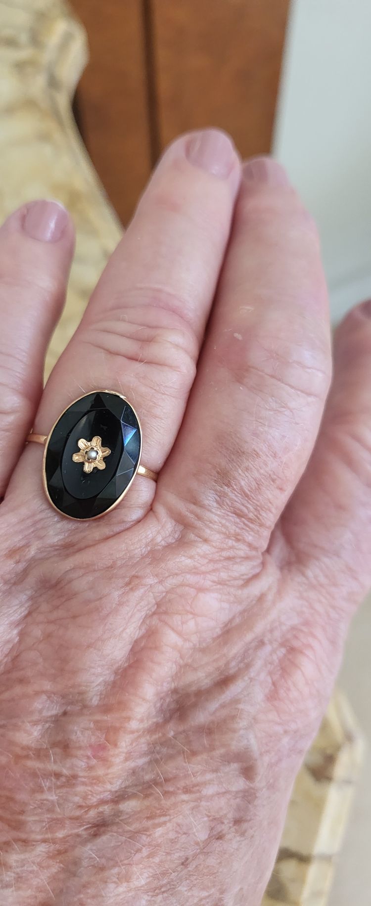 Bague Ancienne en Onyx sertie d'or 18carats 