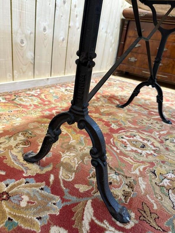 Table de bistro en marbre oval 165 cm!