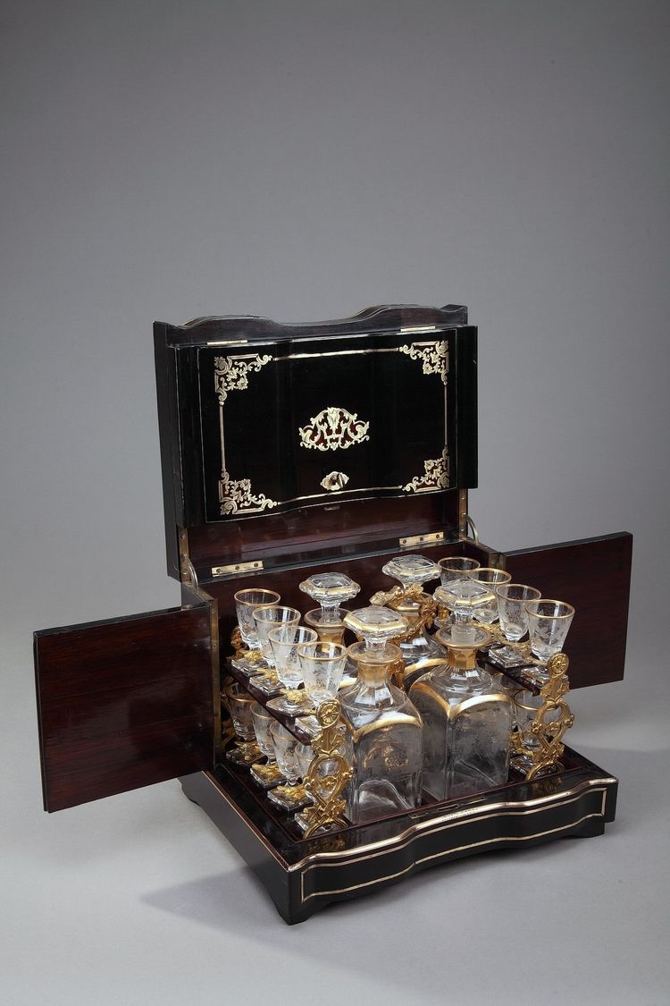 Cave à liqueur Napoléon III en bois d'ébène et incrustations de laiton