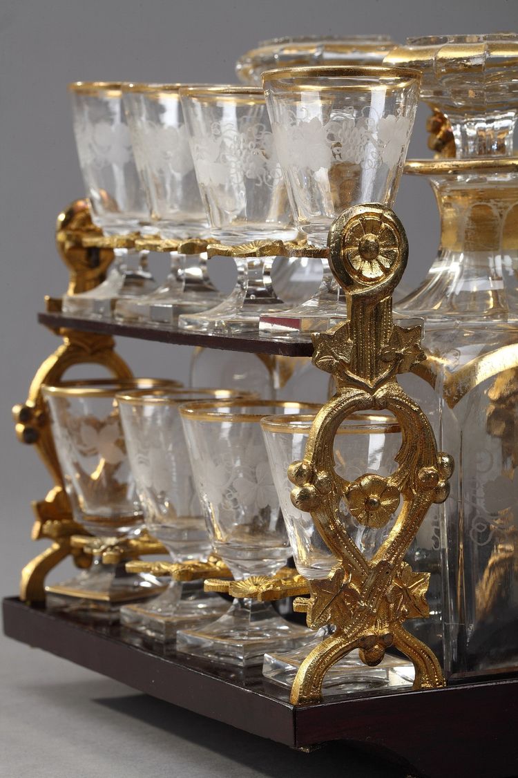 Cave à liqueur Napoléon III en bois d'ébène et incrustations de laiton