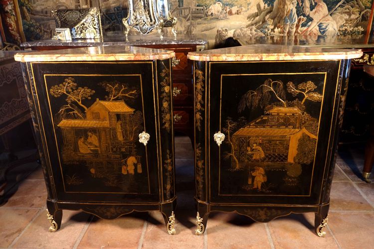 Pair of European varnish corner blocks stamped Foureau