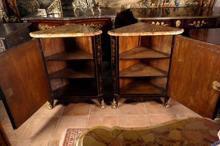 Pair of European varnish corner blocks stamped Foureau