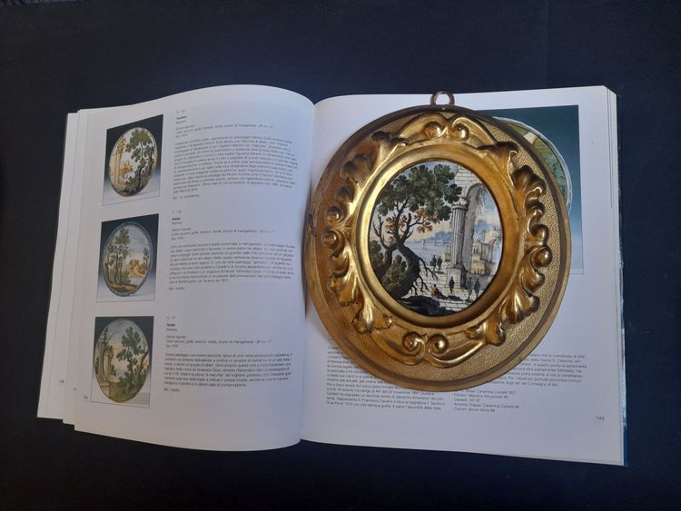 Castelli 18th century two oval earthenware animated landscapes