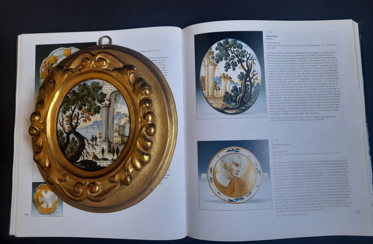 Castelli 18th century two oval earthenware animated landscapes
