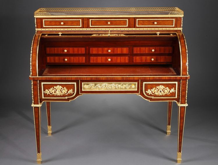 Secrétaire à cylindre d'après un modèle de Riesener attribué à la Maison Beurdeley