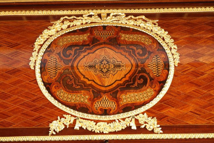 Secrétaire à cylindre d'après un modèle de Riesener attribué à la Maison Beurdeley