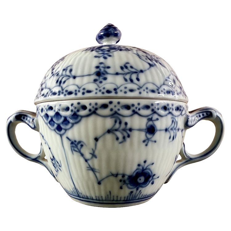 Sucrier en porcelaine de Royal Copenhagen – Modèle Blue Fluted Half Lace, peint à la main