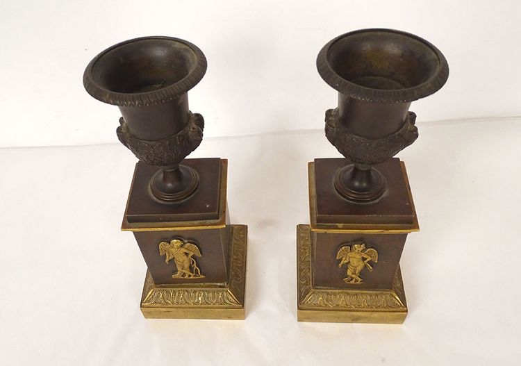 Pair of Empire cassolettes Medici vases bronze angelot Cupid torch 19th century