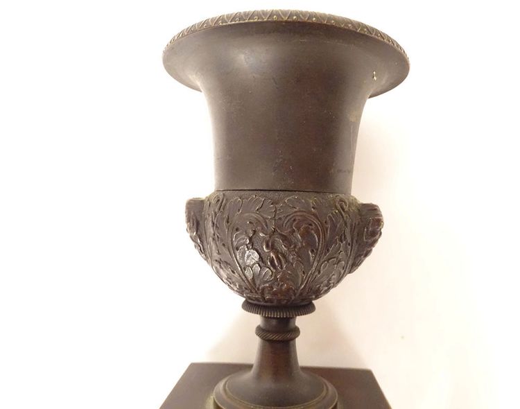Pair of Empire cassolettes Medici vases bronze angelot Cupid torch 19th century