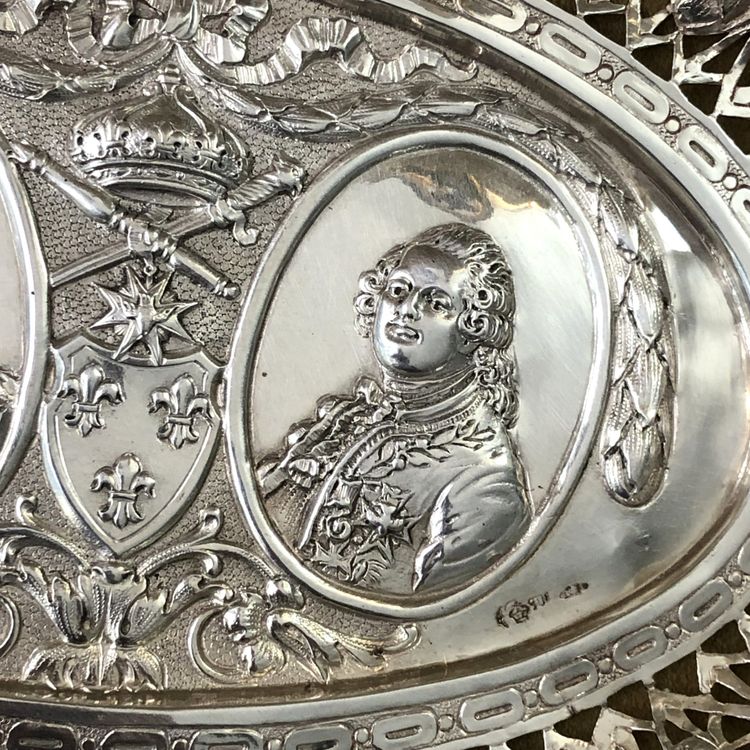 Solid silver basket featuring the royal portraits of Marie-Antoinette and Louis XVI