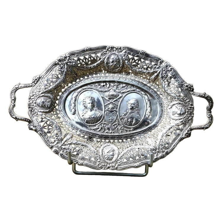 Solid silver basket featuring the royal portraits of Marie-Antoinette and Louis XVI