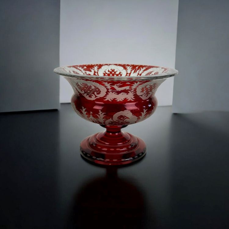 20th CENTURY ROUND CUP IN RED BOHEME CRYSTAL WITH DECORATION OF DEER AND FIREWORKS