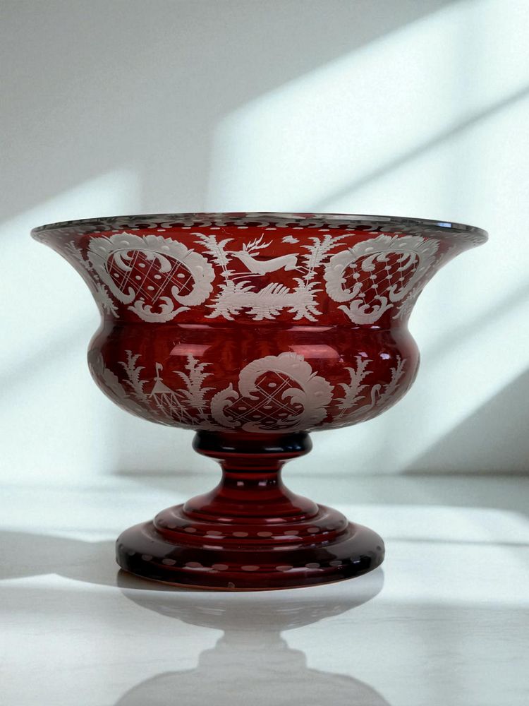 20th CENTURY ROUND CUP IN RED BOHEME CRYSTAL WITH DECORATION OF DEER AND FIREWORKS