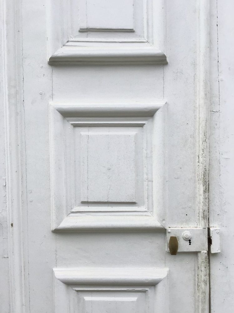 Paire De Portes D’intérieur En Chêne Peint, Fin 18ème.