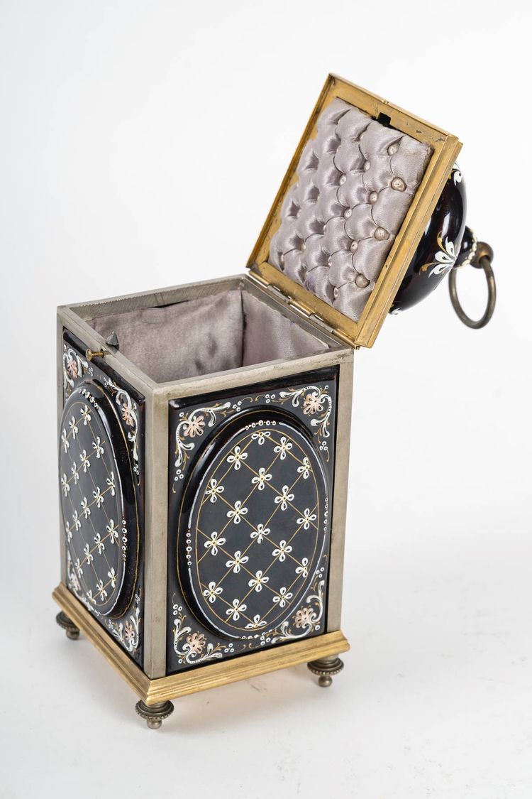 An enamel jewelry box, 19th century