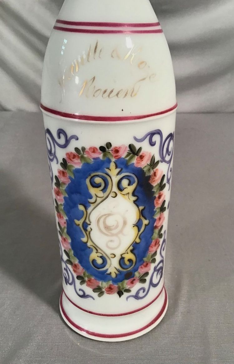 Bottiglia da liquore in porcellana, Rouen, inizio XX secolo