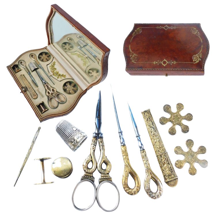 Sewing set in late 19th century vermeil with snake motif scissors thimble