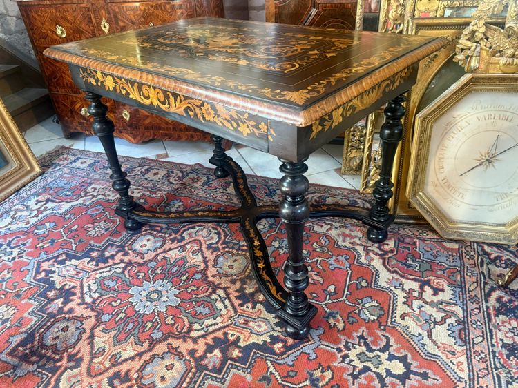 TISCH LOUIS XIV IM HOLLÄNDISCHEN STIL