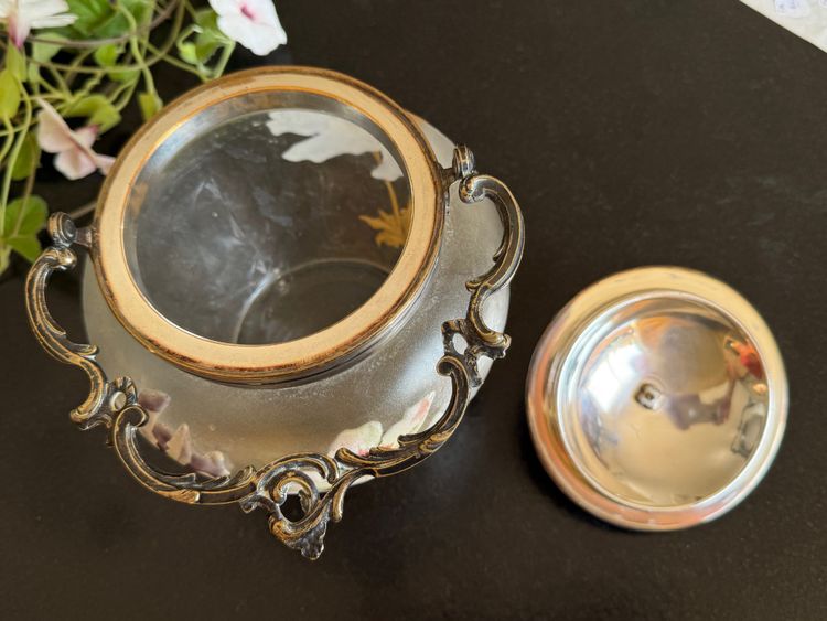 MAGNIFICENT BISCUITS BASKET Montjoye and signed Victor Saglier (1809-1894)