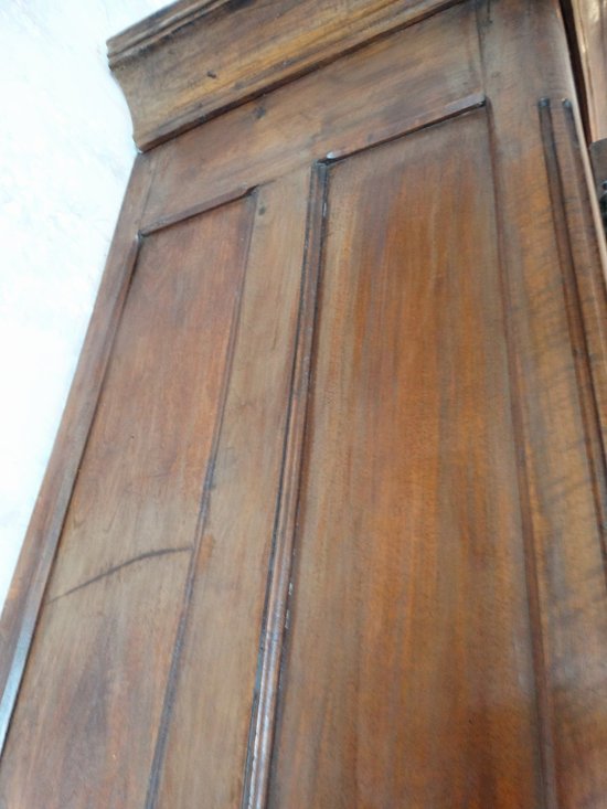  Armoire de château en noyer lyonnaise. France. 18ème. Louis XV. 18jhd. 18th